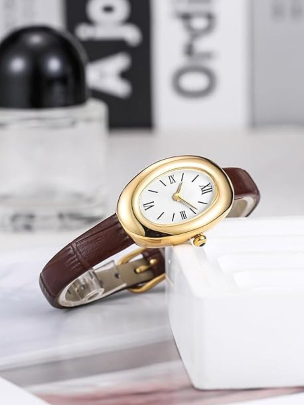 Oval Dial Gold Vintage Style Jewelry Quartz Wristwatch with Leather Strap